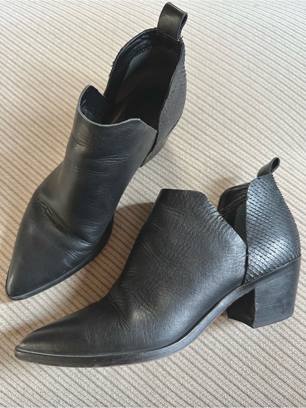 Dolce Vita Black Leather Snake Embossed Cutout Ankle Booties 8.5